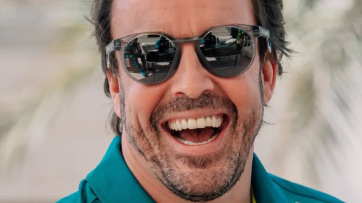 Fernando Alonso renueva con Aston Martin y asegura que aún puede ganar un Mundial