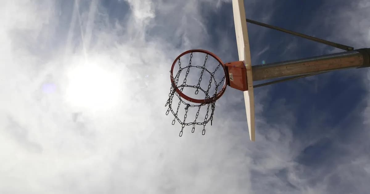 Hombre herido de bala durante un juego de baloncesto en Bayamón