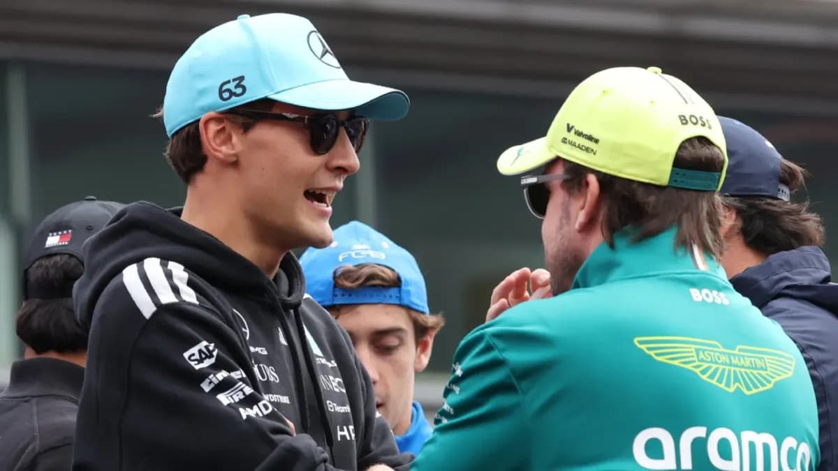 George Russell elogia a Fernando Alonso como un potencial campeón de F1