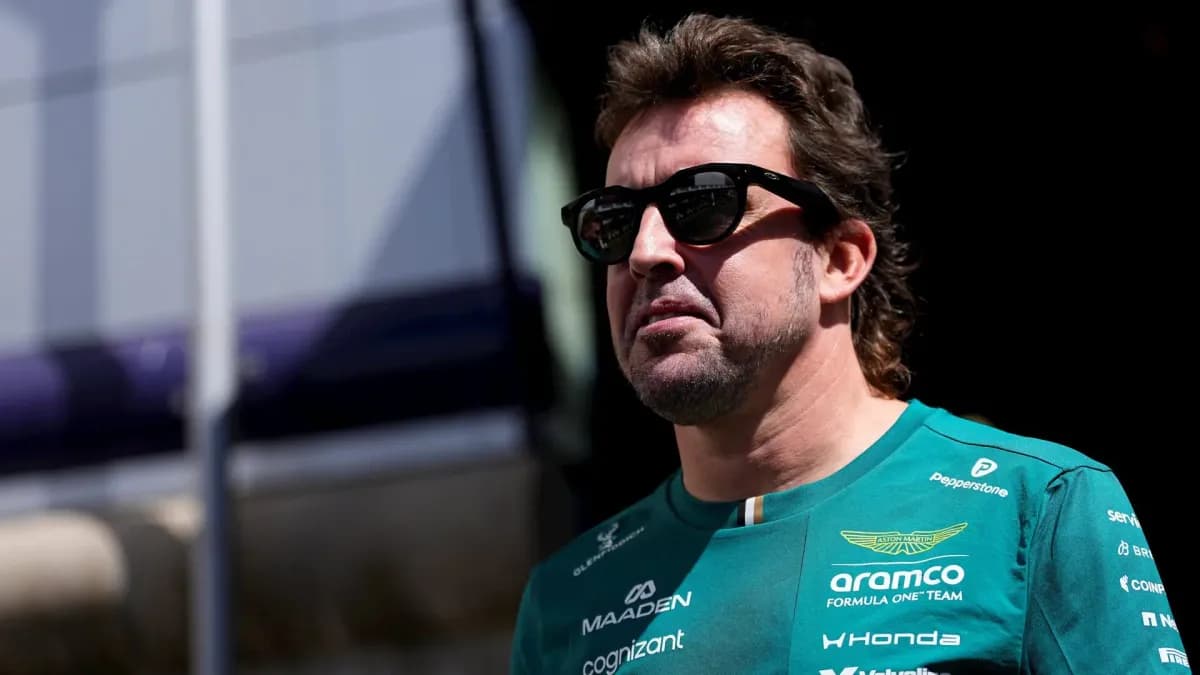 Fernando Alonso renueva con Aston Martin hasta 2027