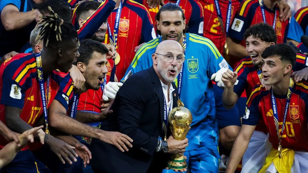 Luis de la Fuente renueva como seleccionador español hasta 2032