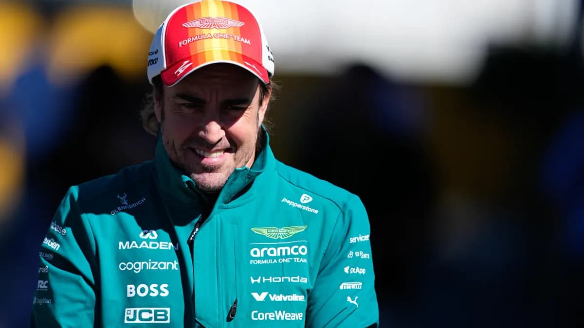 Fernando Alonso renueva con Aston Martin hasta 2027